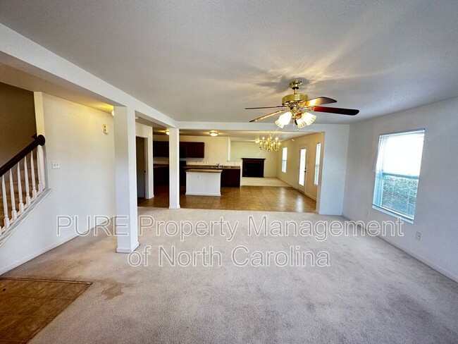 Building Photo - 723 Skywatch Ln