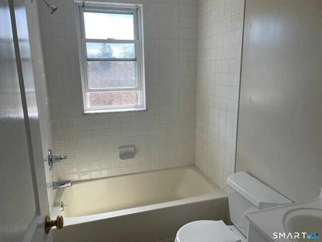Foto del edificio - 73 Gould Ln