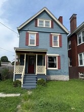 Building Photo - 3935 Lindley Ave