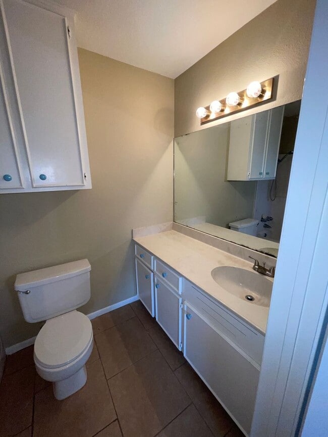 Building Photo - Great home Located in the hart of Flour Bluff. Walking distance to Flour Bluff schools