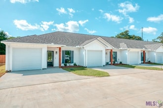 Building Photo - 8739 Lockhart Rd