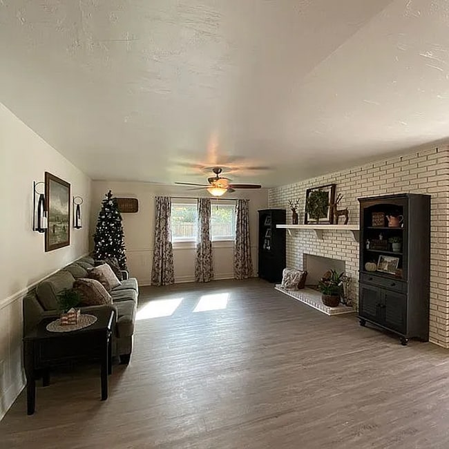 Building Photo - Modern Comfort Meets Classic Charm – Spaci...