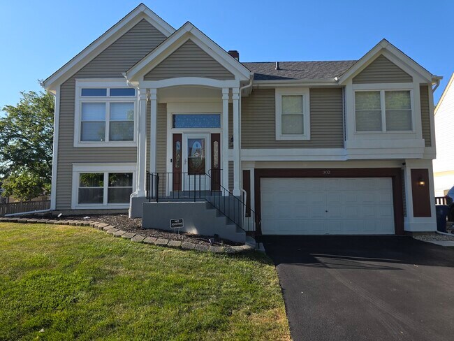 Building Photo - 302 Barton Ct