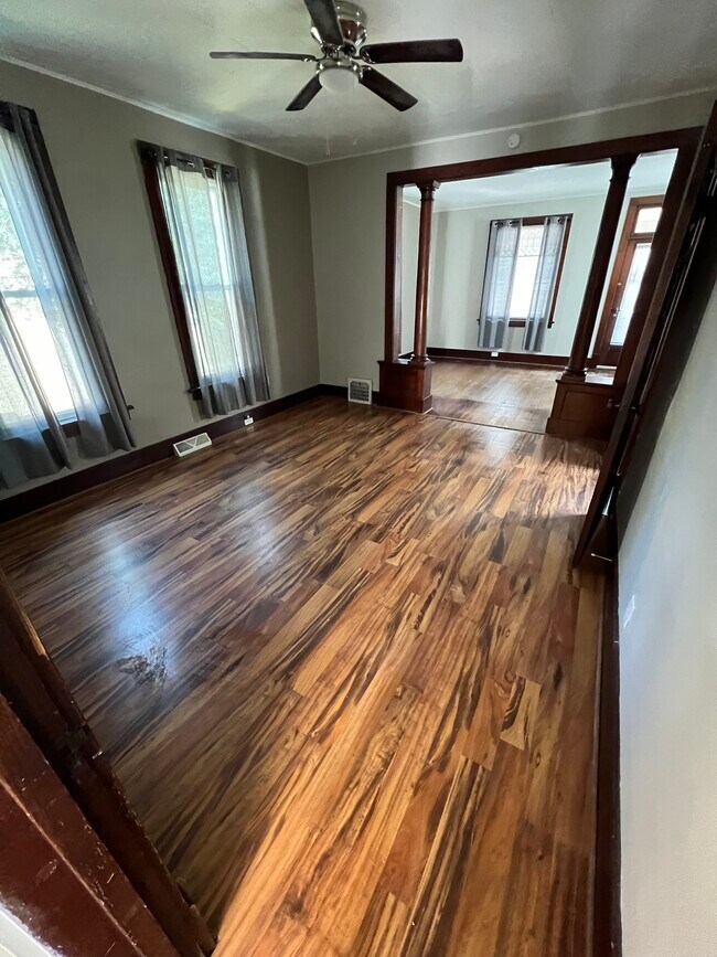 Foto del edificio - 2279 Foye St