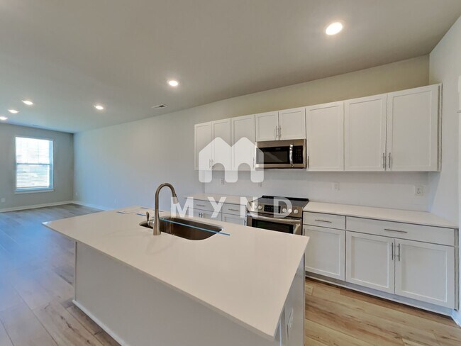 Building Photo - 783 Mickelson Way