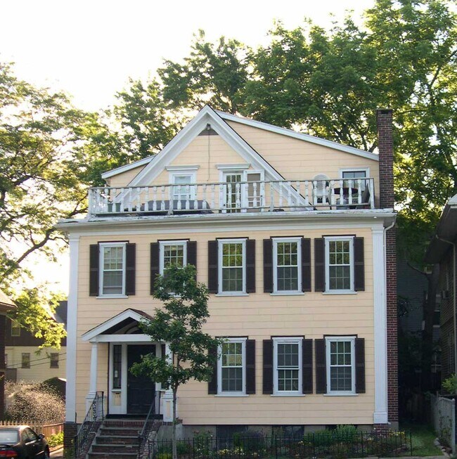 Foto del edificio - 117 Fresh Pond Parkway