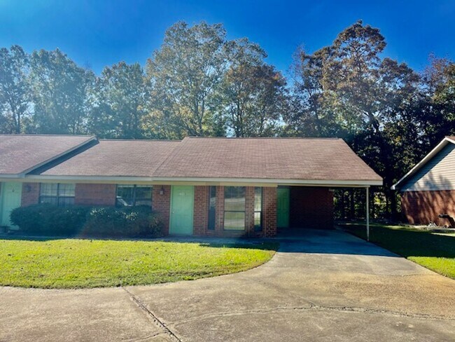 Foto del edificio - 131 Woods Rd NW