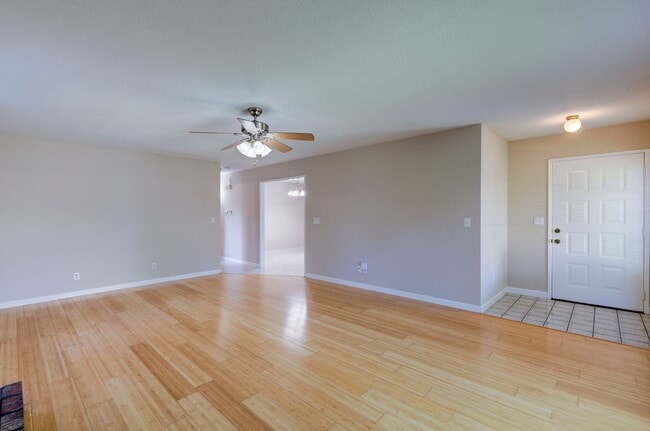 Building Photo - 2394 Scott Ave