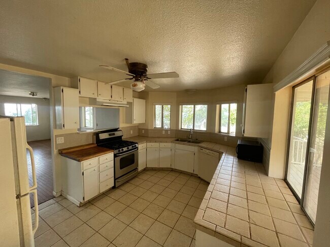 Building Photo - 12486 Mc Andrews Rd