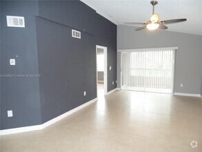 Building Photo - 2850 N Oakland Forest Dr