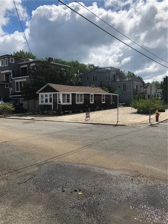 Primary Photo - 1820 Bay Terrace