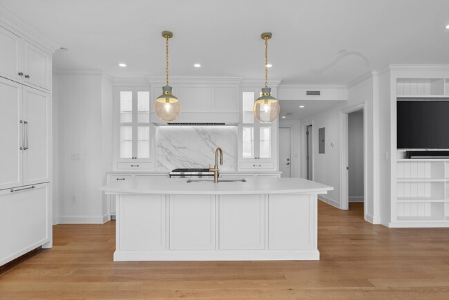 Building Photo - 37 Farragut Rd