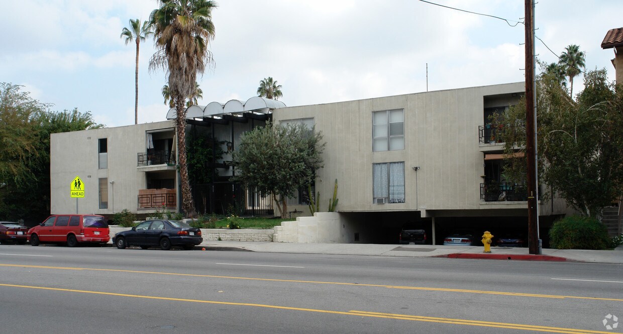 Building Photo - 6248 Woodman Ave