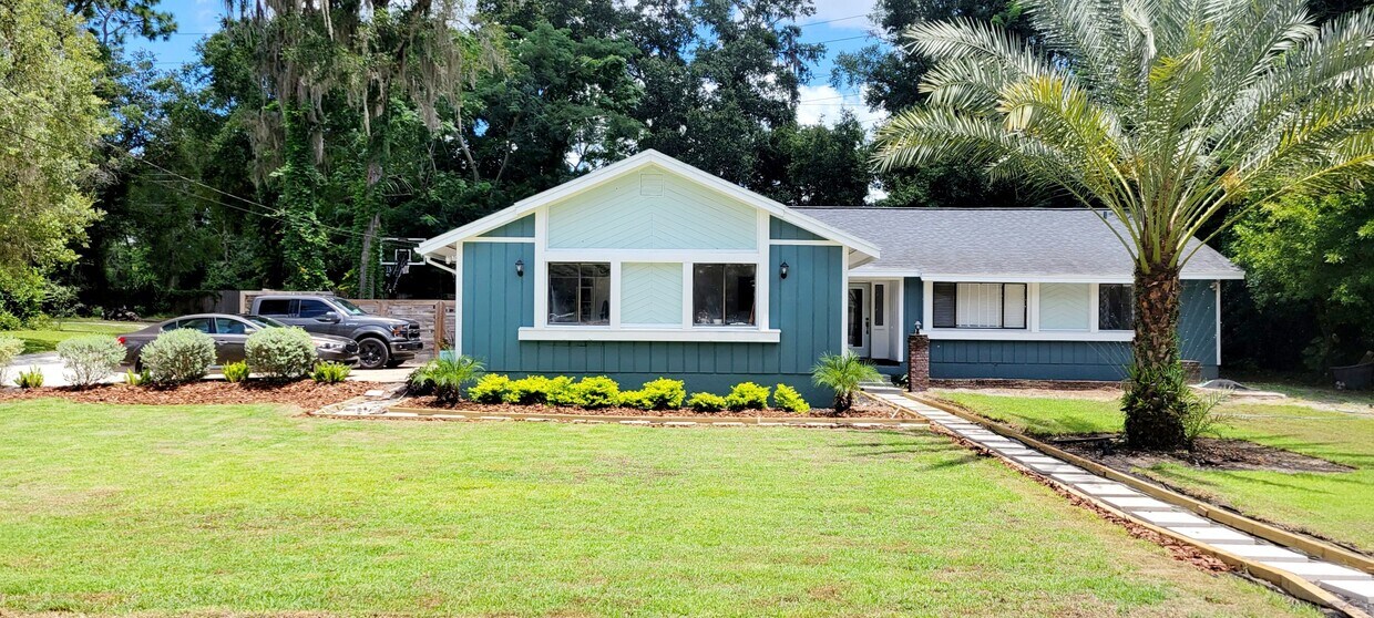 Foto principal - 811 Fairview Ave