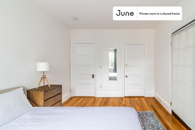 Foto del edificio - Room in Shared 7 bed/2 bath home in Brighton