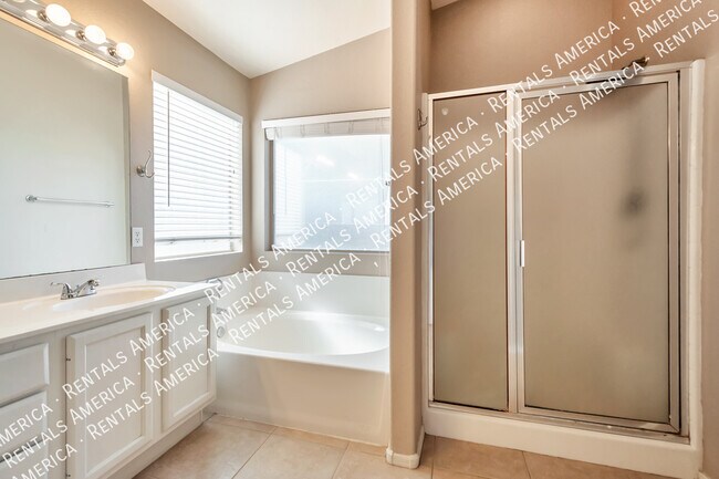 Foto del edificio - 1339 W Lark Dr