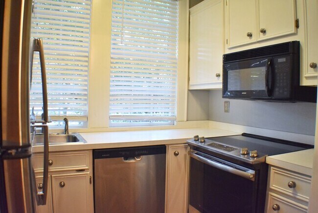 Foto del edificio - 2417 Blossom St