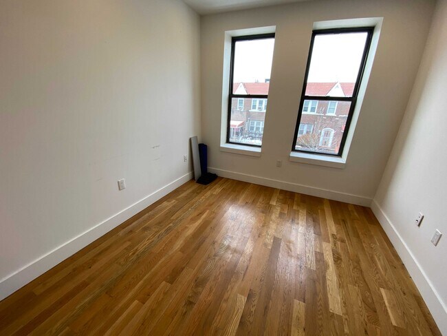 Building Photo - 314 Covert St.