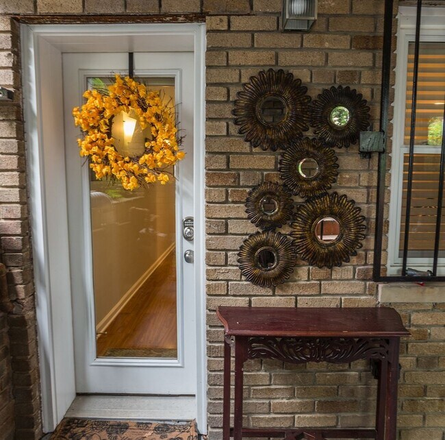 Foto del edificio - 1871 Newton St NW