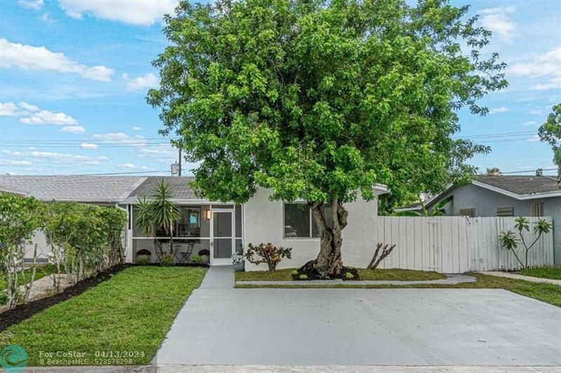 Primary Photo - 22217 SW 62nd Ct