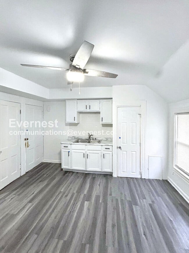 Foto del edificio - 1079 E 68th St