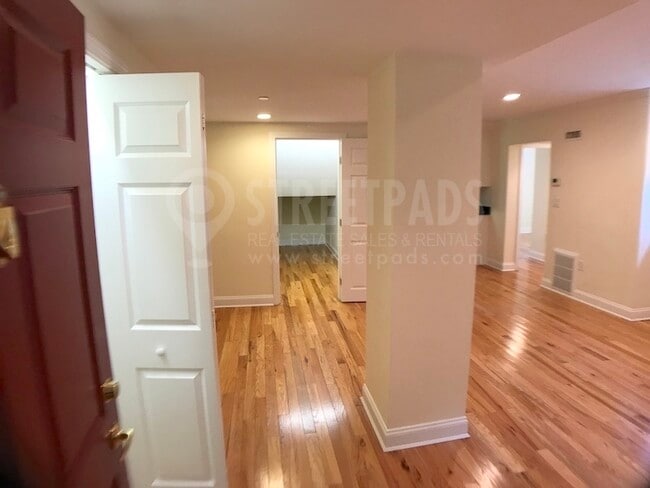 Building Photo - 3 Chauncy St