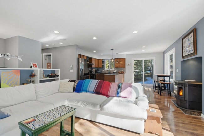 Building Photo - 12229 Circle Dr