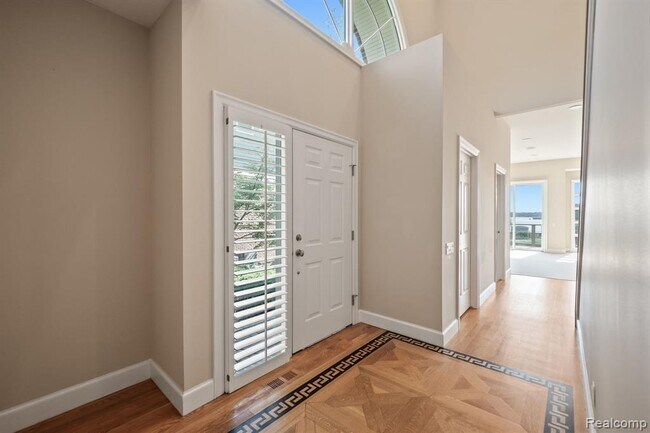 Building Photo - 3782 Pine Lake Knoll Dr