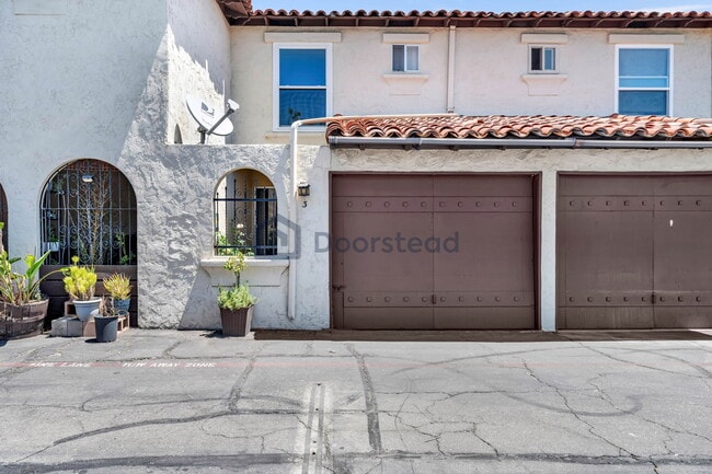 Building Photo - 5104 Westmont Ave