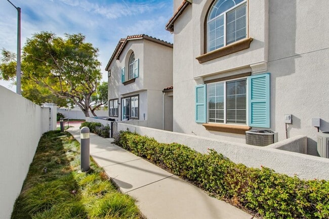 Foto del edificio - Oceanside - Pelican Cove Townhouse!