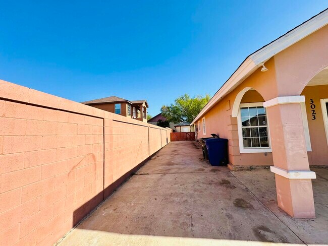 Foto del edificio - 3023 Potomac Loop