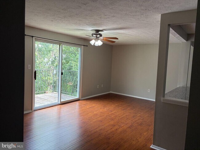 Building Photo - 3503 Wedgewood Ct
