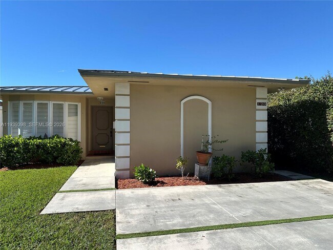 Foto del edificio - 120 Pocatella St