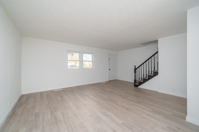 Building Photo - 101 Pipestone St