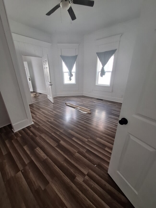 Foto del edificio - 515 W Franklin St