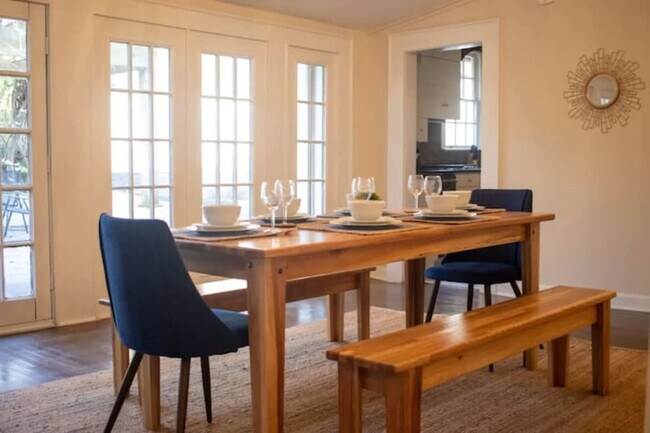 Foto del edificio - 1121 Felder Ave