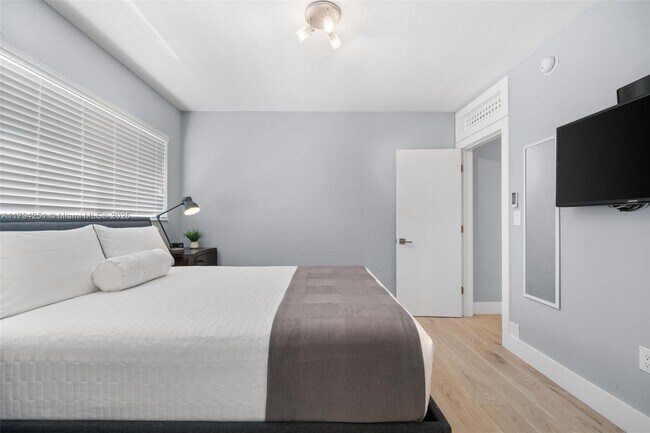 Foto del edificio - 6330 SW 79th St