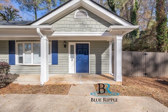 Building Photo - Spacious 3BR/2Bth Prime Smyrna Location on Dead End Street! Move in Special