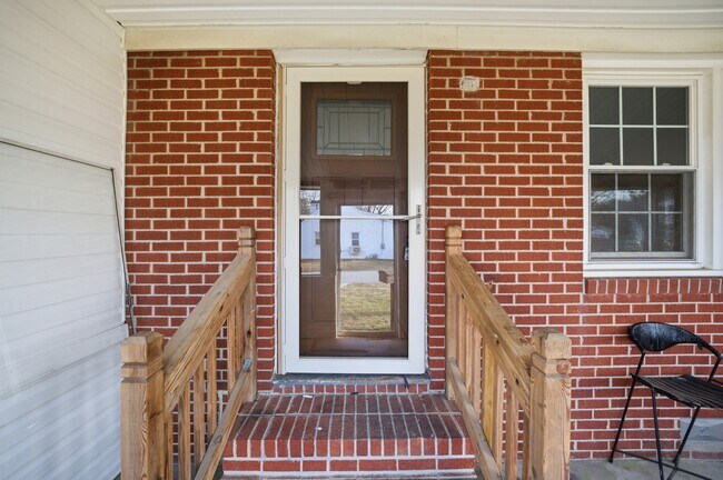 Building Photo - 1210 Pansy St