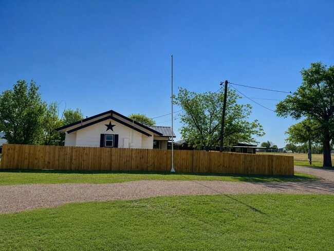 Building Photo - 7212 N County Rd 3300