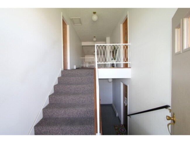 Foto del edificio - Recently Remodeled 2 Bed / 1 Bath Apartmen...
