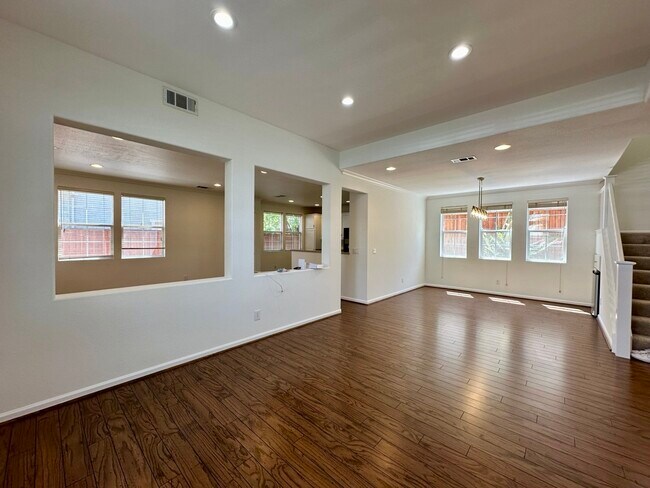 Building Photo - 3106 Snowdrop Cir