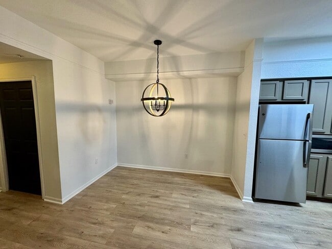 Photo - 2801 CHANCELLORSVILLE DR Unit 1012 Apartment