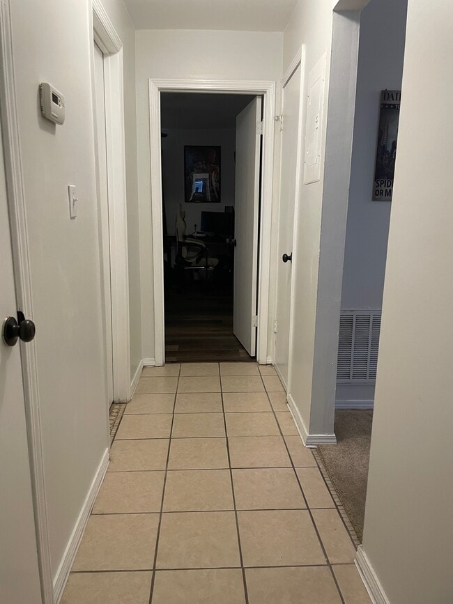 Hallway - 2324 Grayson Valley Dr