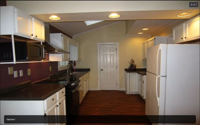 Building Photo - 102 Rock Nest Ct