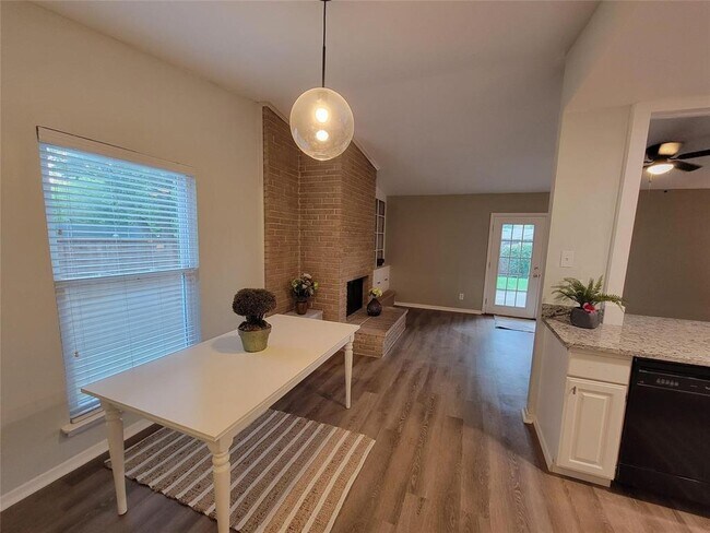 Foto del edificio - 412 Malden Dr