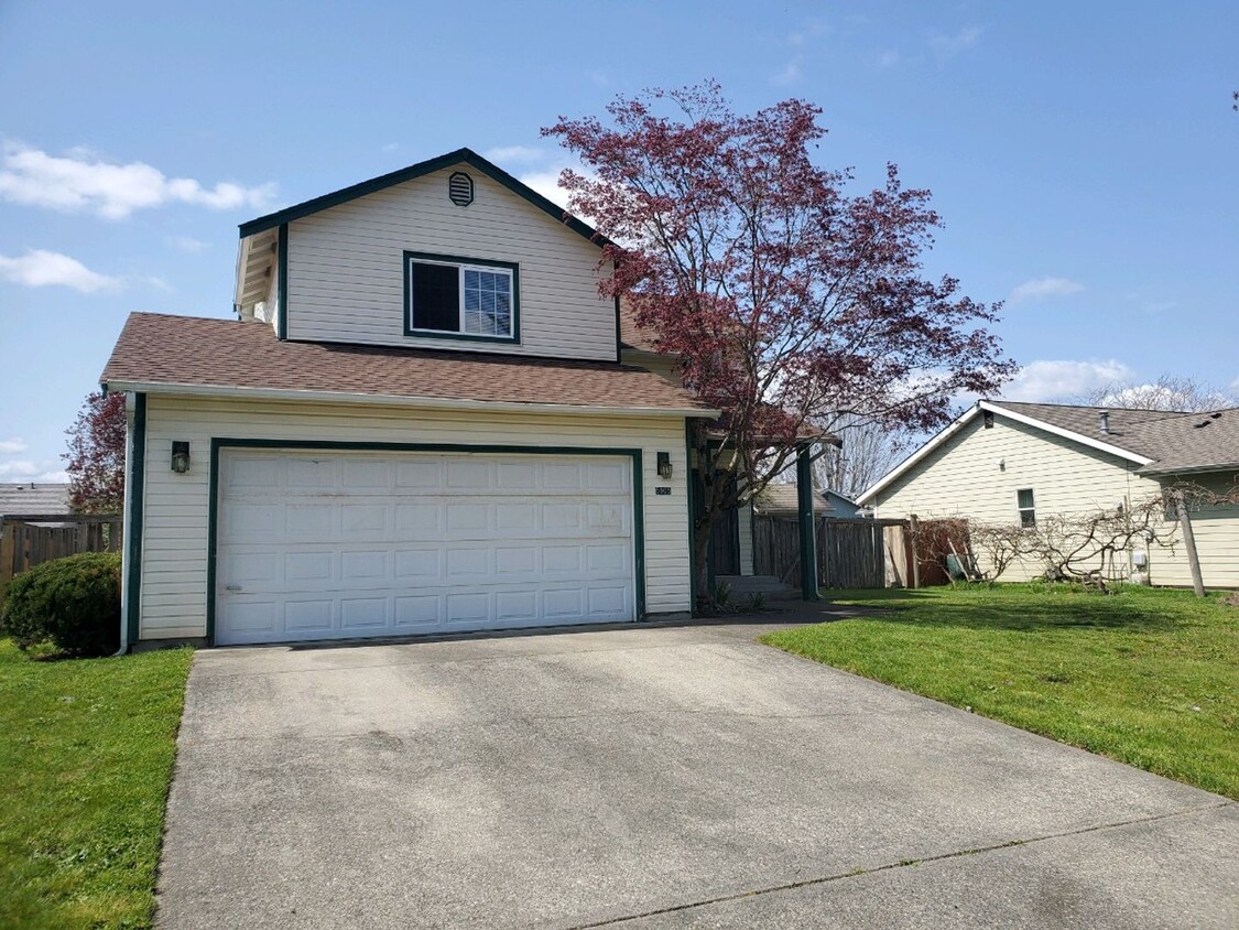 Primary Photo - Beautiful 3 Bed 2.5 Bath in Lacey