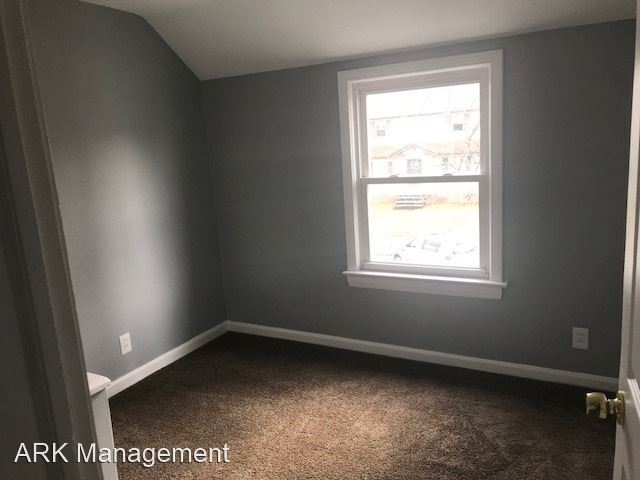 Building Photo - 3 br, 1.5 bath House - 3757 Grosvenor