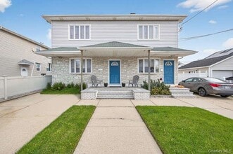 Building Photo - 132 Roosevelt Ave