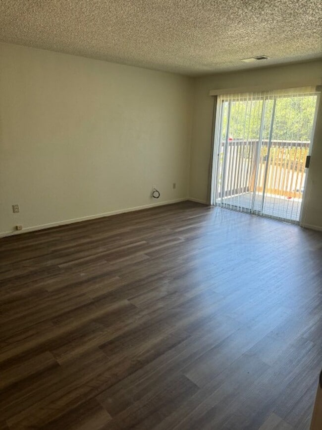 Foto del edificio - 1801 Conifer Way
